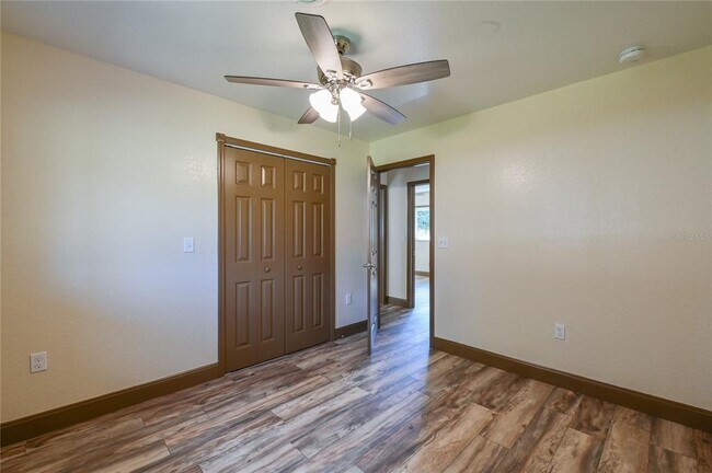 Building Photo - 1846 SE Lake Weir Ave