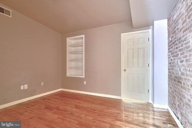 Building Photo - 1108 Baylis St