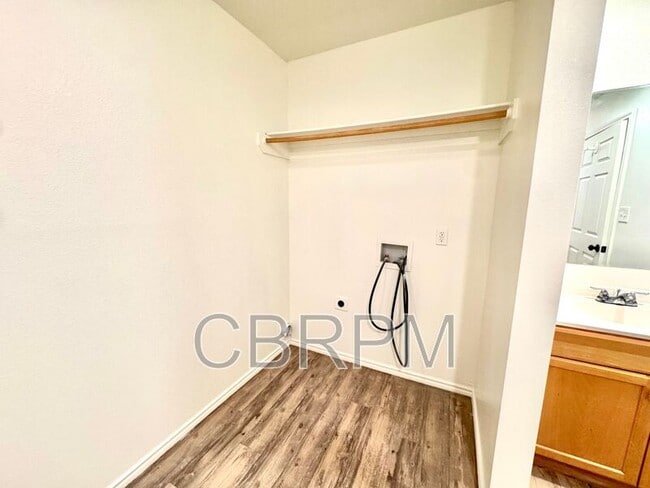 Building Photo - 2117 E Broadway