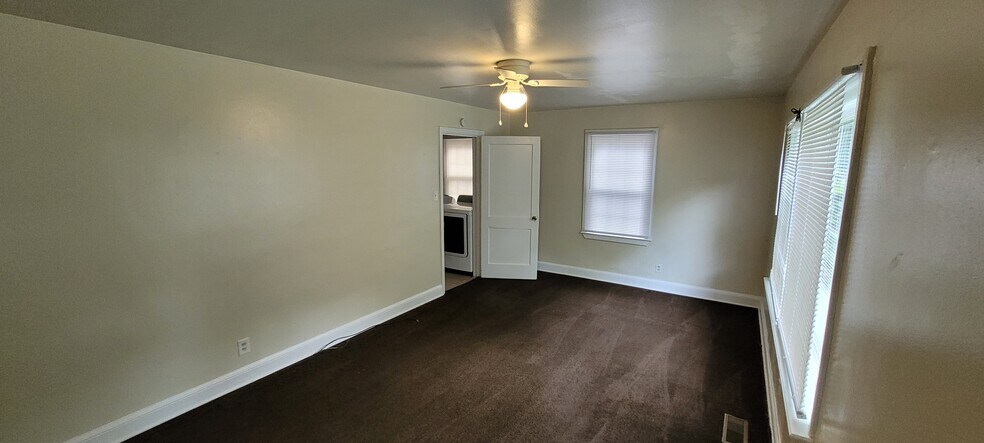 Building Photo - 308 Marshall St