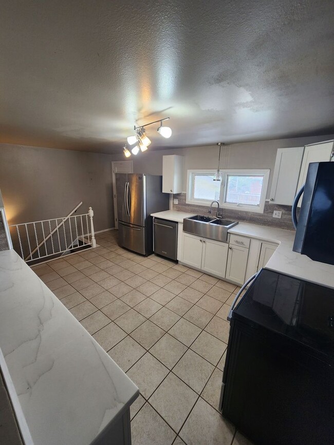 Building Photo - Wonderful Home