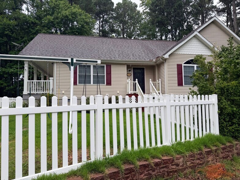 Building Photo - 32300 Azalea Ln