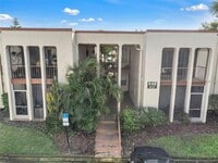 Building Photo - 542 Orange Dr