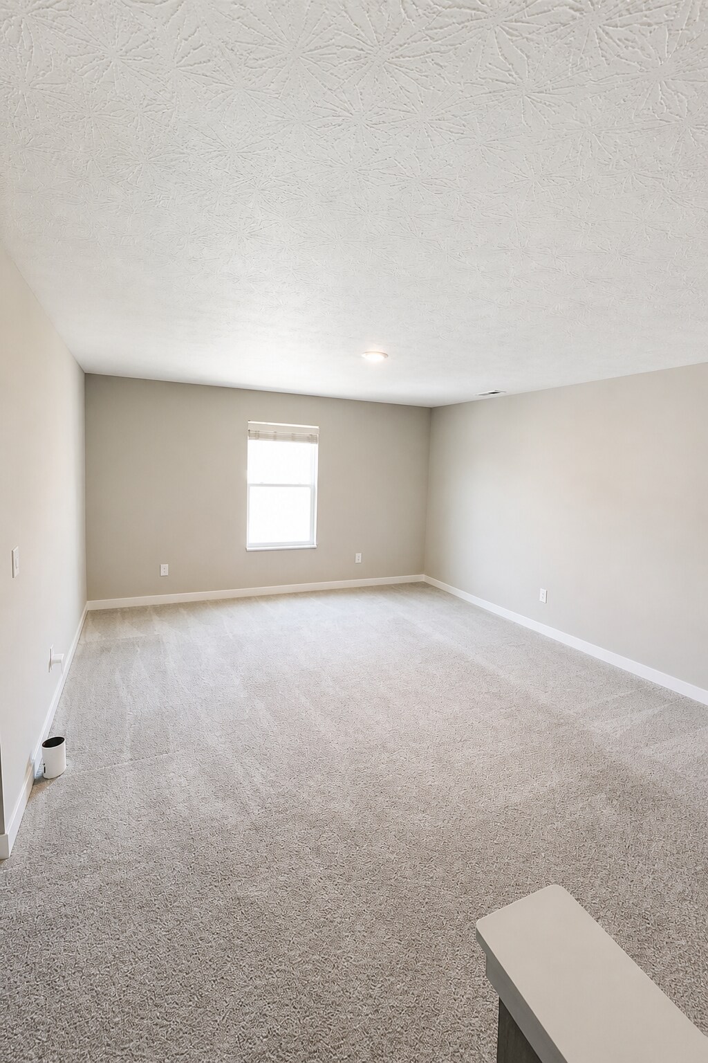 Building Photo - 9160 Larson Dr