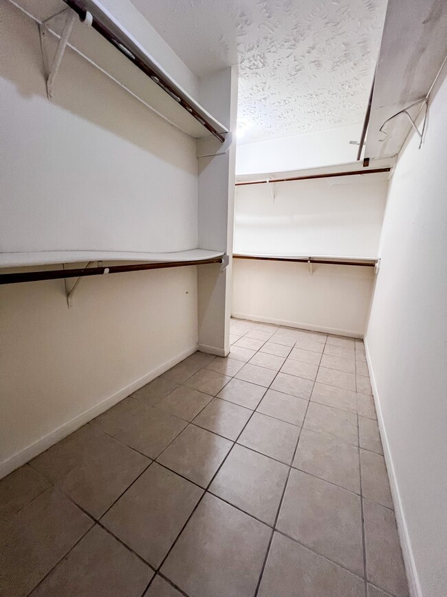 Building Photo - 12704 Hollandale Dr