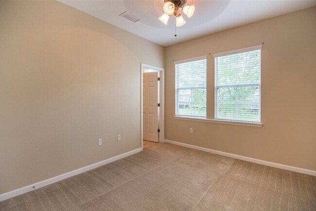 Building Photo - 2293 Del Carmel Way