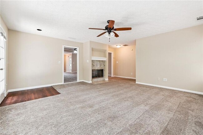 Building Photo - 1425 Shamrock Hill Cir