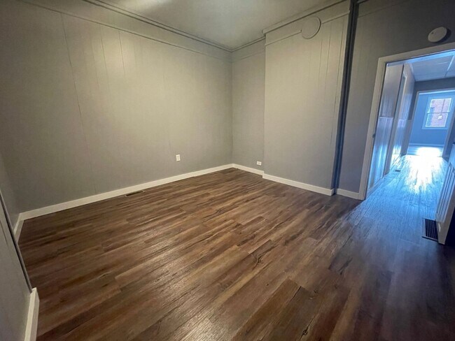 Building Photo - 159 Main St