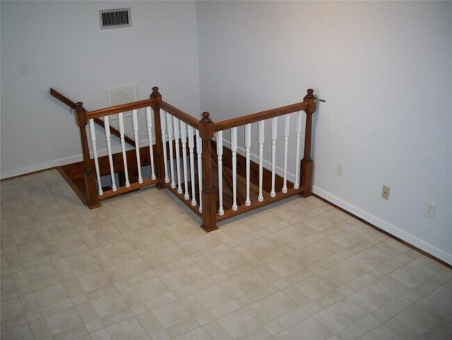 Building Photo - 908 Enid St