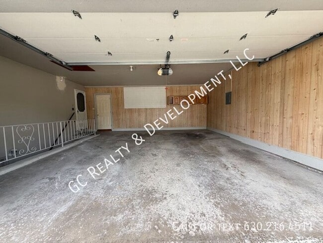 Building Photo - 381 W Millers Rd