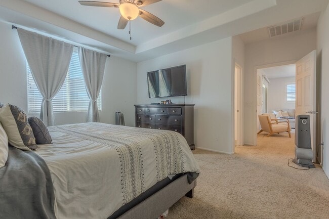 Building Photo - 3 Bedrooms, 2.5 Bathrooms