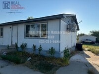 Building Photo - Delight Duplex