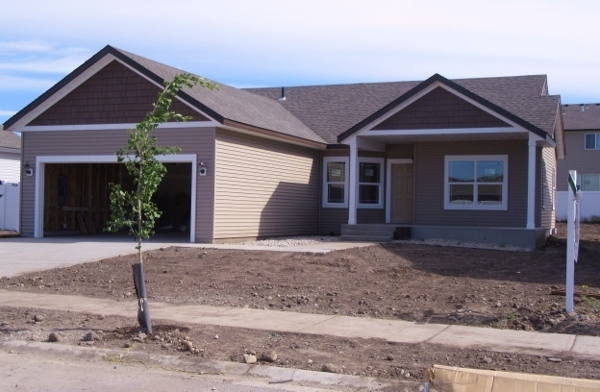 Primary Photo - 3 bed 2 bath Crown Pointe Neighborhood wit...