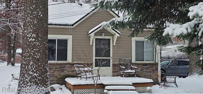 Building Photo - 8845 Orrick St