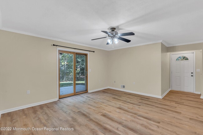 Building Photo - 134 Whispering Oaks Way