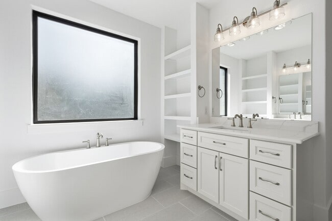 Building Photo - 40915 Friartuck Dr
