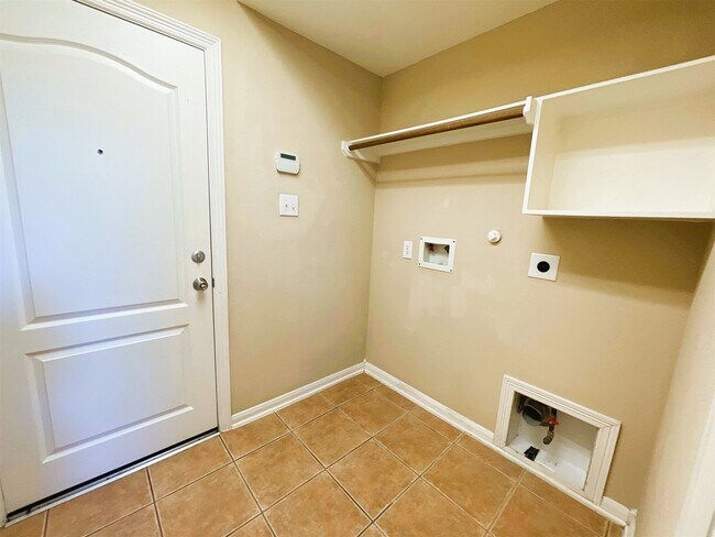 Building Photo - 26311 Meadow Dawn Ln