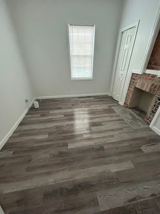 Building Photo - 2021 Hudson St