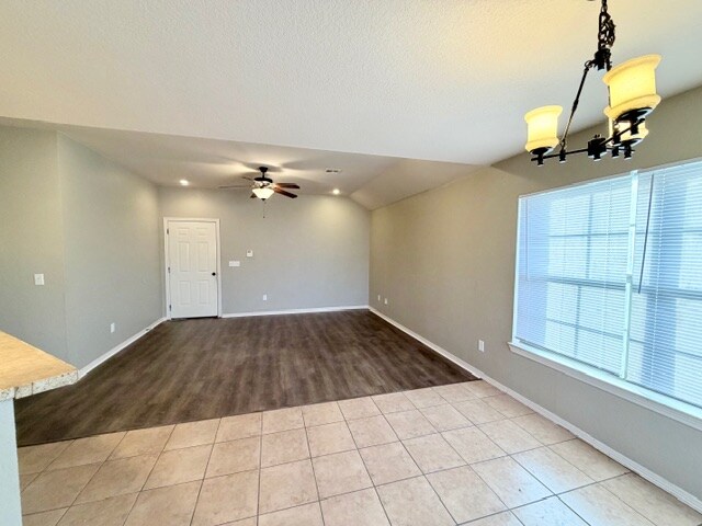 Building Photo - 2827 N Cassius Ln