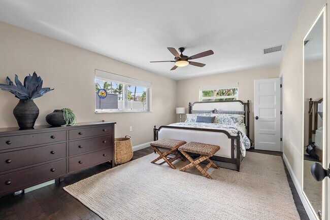 Building Photo - 8 Windsor Rd W