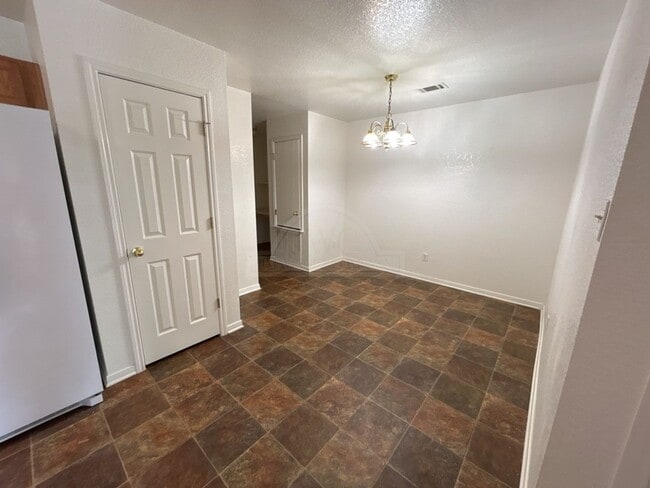 Building Photo - 308 Cedar Ridge Dr