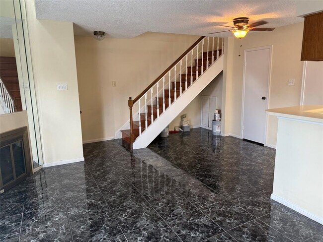 Building Photo - 2120 El Paseo St
