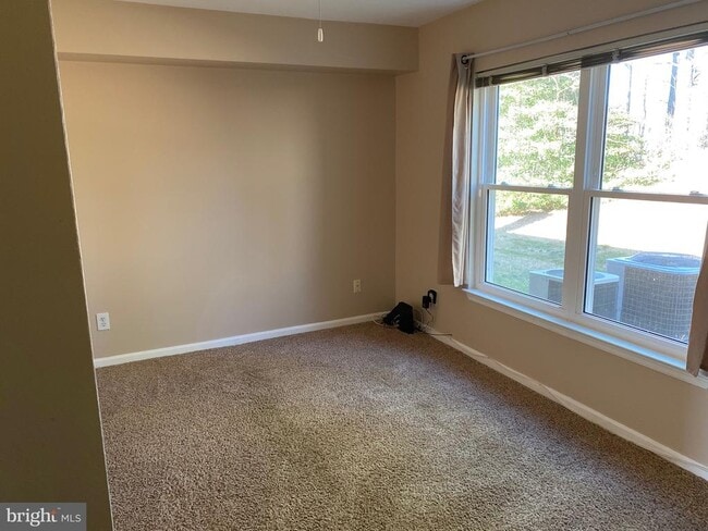 Building Photo - 5833 Orchard Hill Ct