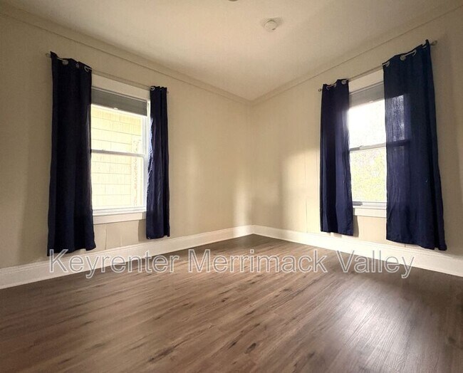 Building Photo - 5 Ellis Ave