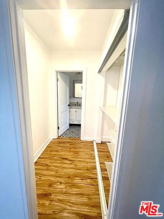 Building Photo - 2102 S Harcourt Ave