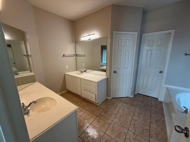 Building Photo - 9904 Sourwood Dr