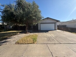 Building Photo - 612 Wigeon Way