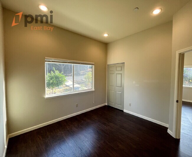 Building Photo - 891 Merle Ave