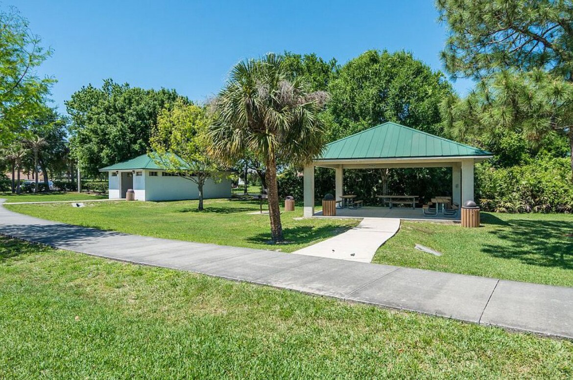 Building Photo - 2571 Ventura Cir