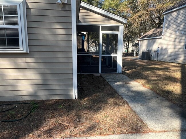 Building Photo - 281 Old Bridge Dr