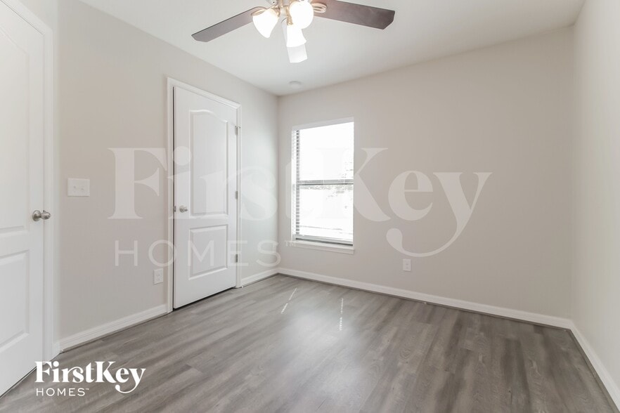 Building Photo - 416 Miles Blvd