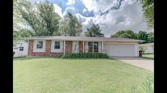 Building Photo - 30 Green Hill Ln