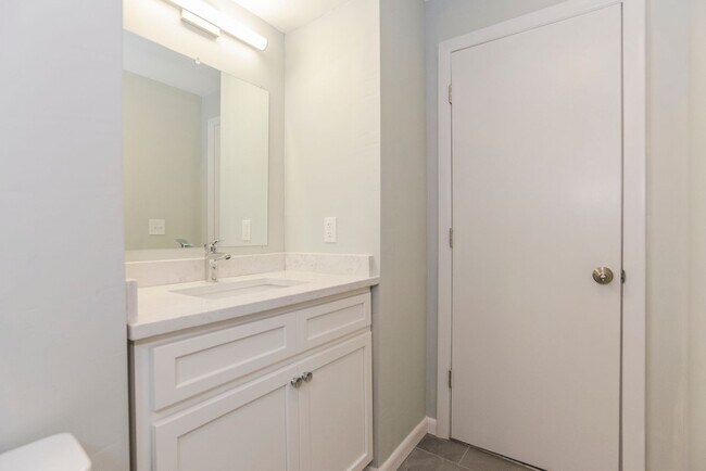 Building Photo - 140 Nash St