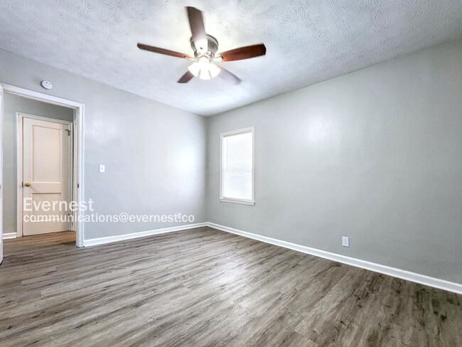 Building Photo - 1292 Beecher St SW