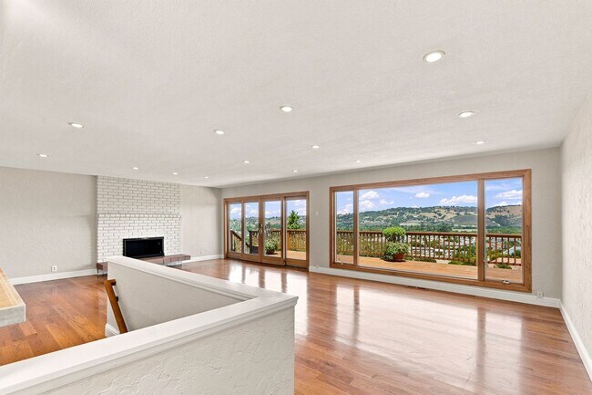 Building Photo - Million Dollar Views! Available Now!