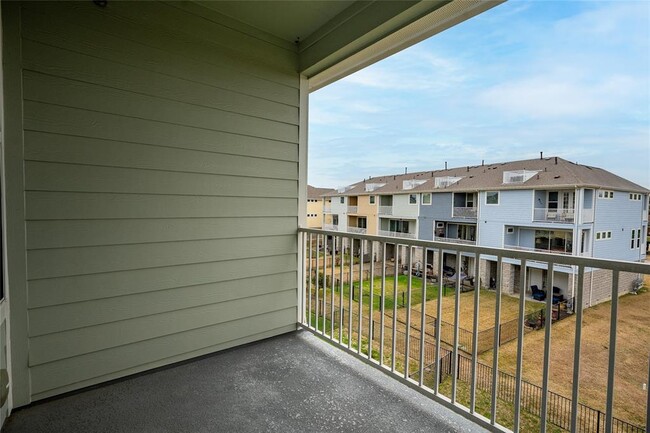 Building Photo - 2706 Veranda Terrace