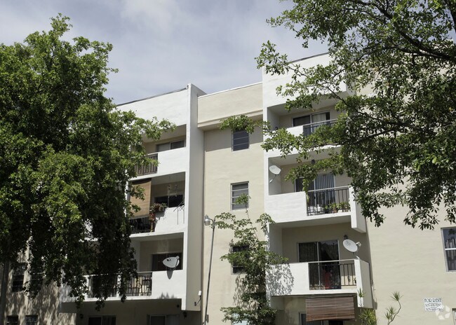 Building Photo - 2695 SW 18th St