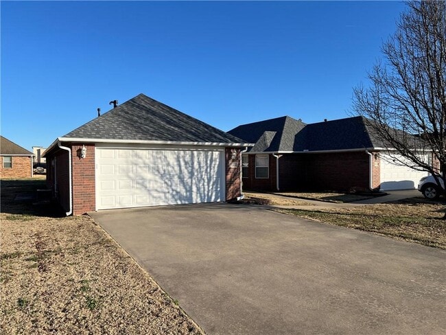 Building Photo - 235 Ravenwood Blvd