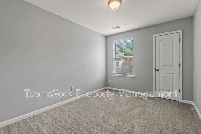 Building Photo - 526 Truman Dr