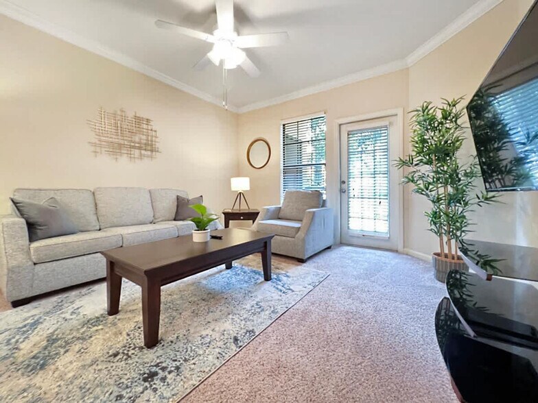 Building Photo - 2021 N Lemans Blvd