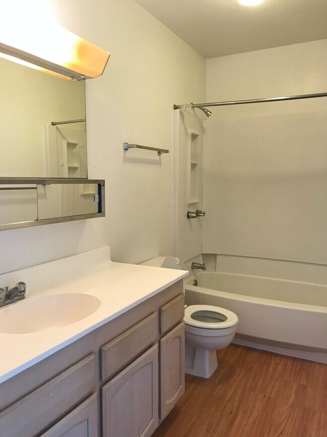 Primary Photo - Kumelewai Gardens 1 Bedroom, 1 Bath, 1 Par...