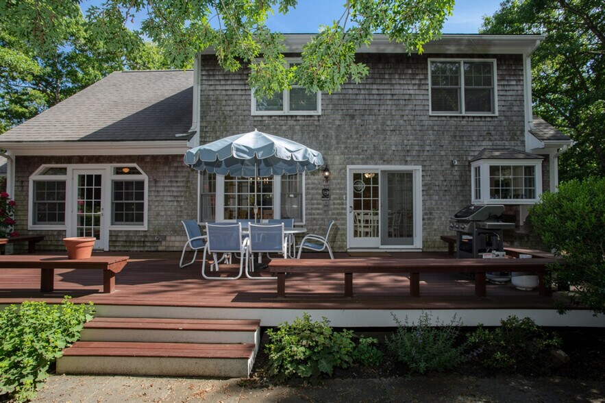 Building Photo - 13 N Meadow Ln