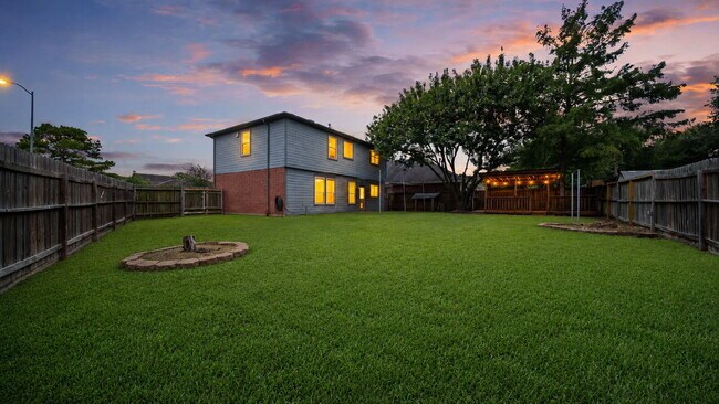 Building Photo - 8802 Ancient Willow Dr
