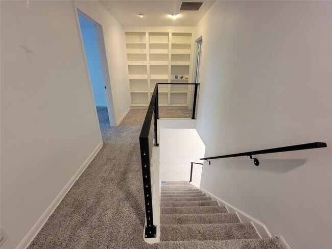 Building Photo - 1808 Saxony Ln