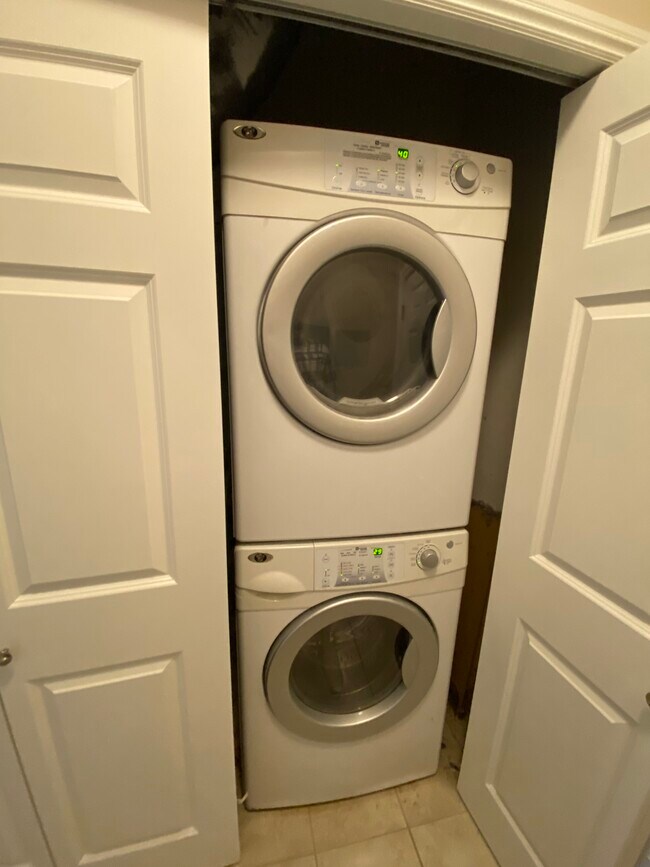 Building Photo - 217 E Saint Joseph St