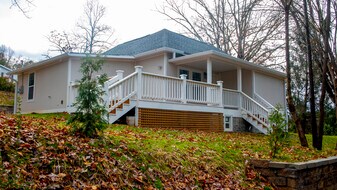 Building Photo - 114 Annies Ridge Rd